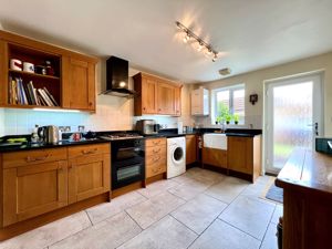 Kitchen Breakfast- click for photo gallery